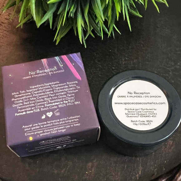 Space Case Eyeshadow NEW - Picture 5 of 6